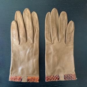 Vintage leather gloves